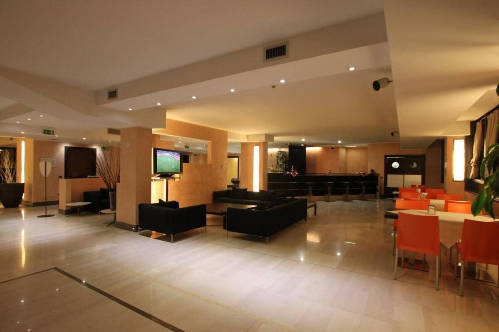 Golf Hotel Lainate Exterior photo